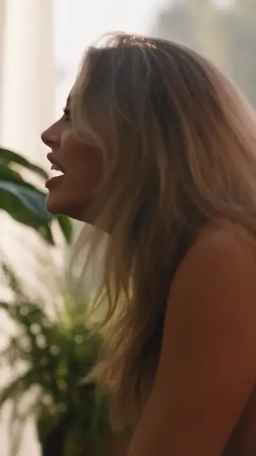 My Neighbor Stopped Closing The Blinds: frame from episode 5
